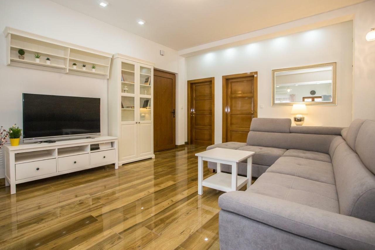 Exclusive Apartment Magnolia Пореч Екстериор снимка